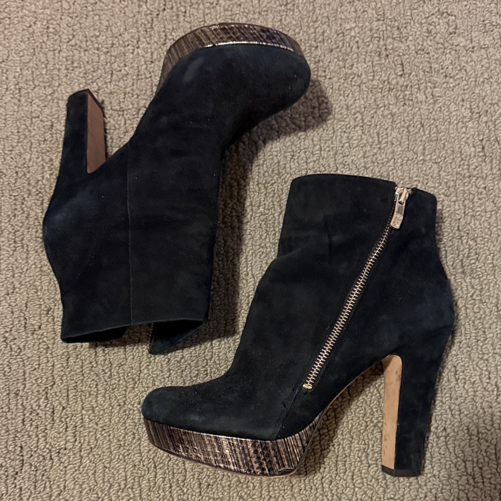 Vince Camuto Black Suede Platform Ankle Booties with Gold Zip Sky High Comfort